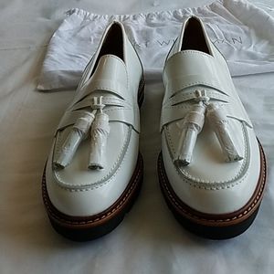 New Stuart Weitzman white leather loafers 7 m